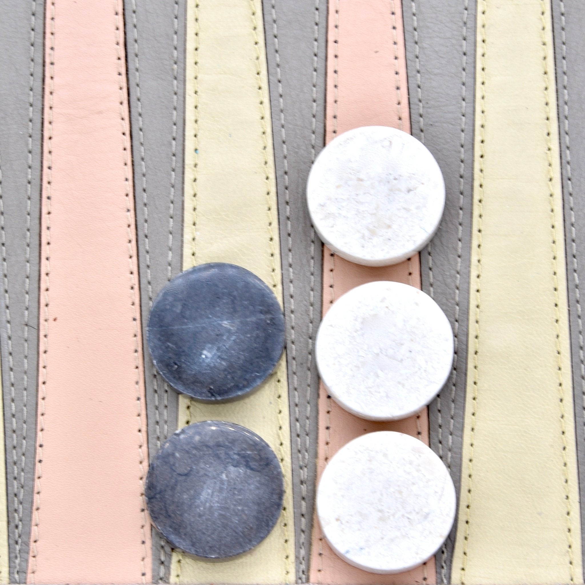 CHECKERS-MARBLE-30MM-BLACK VS WHITE